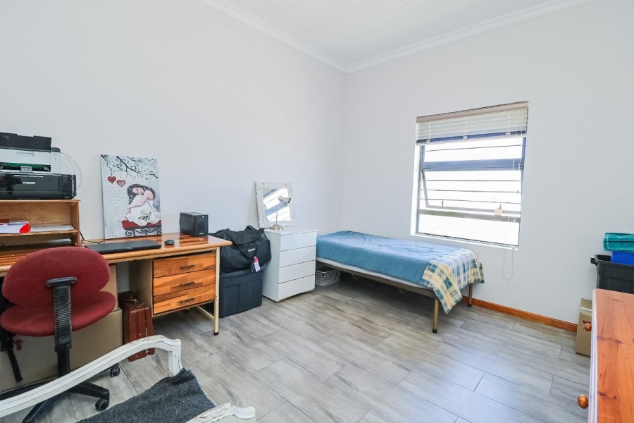 To Let 4 Bedroom Property for Rent in Admirals Park Western Cape